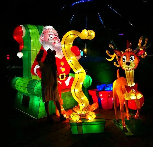 Christmas Holiday Event Atmosphere Silk Lantern Christmas Holiday Event Atmosphere Silk Lantern